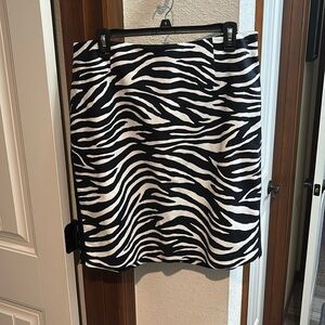 White house black market short skirt